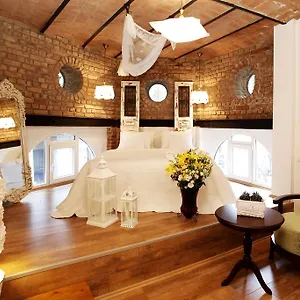 The White Swan Beyoglu Стамбул